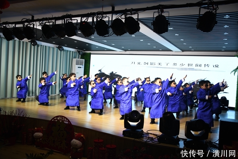 北大附属潢川实验幼儿园举办第四届绘本诵读节暨庆元旦文艺汇演