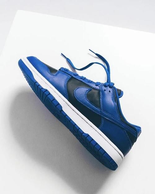 dunk 跟风冲这些真后悔!Dunk 联名暴跌一万五!雪城、小 OW 千元左右能抄底!