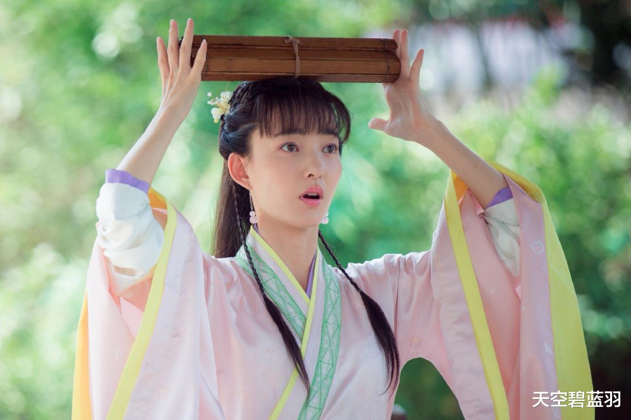 服饰@观汉服发展始终汉服热思潮兴起,实则体现了中国人的文化自信