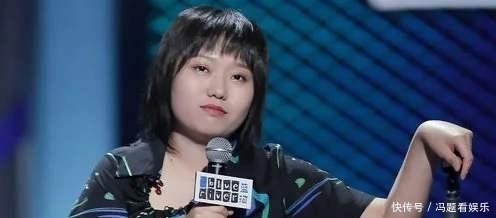 因村民的产品没有证书,不能直播卖,拒绝之后李雪琴难过地掉眼泪