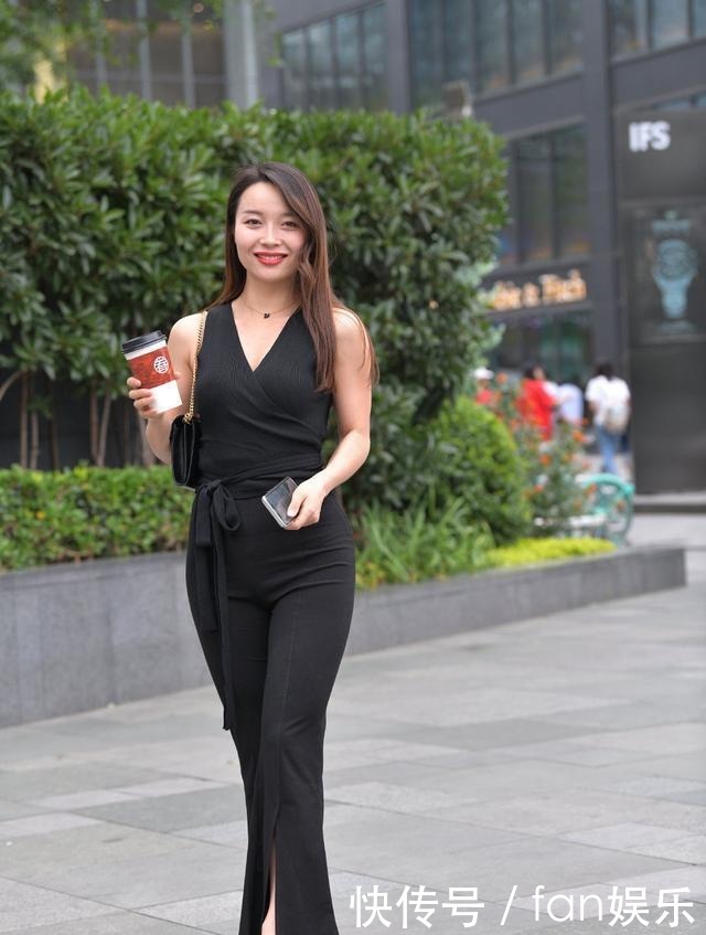 日常穿搭|款式时髦的喇叭裤,气质美女都爱穿,彰显不凡的穿搭品味