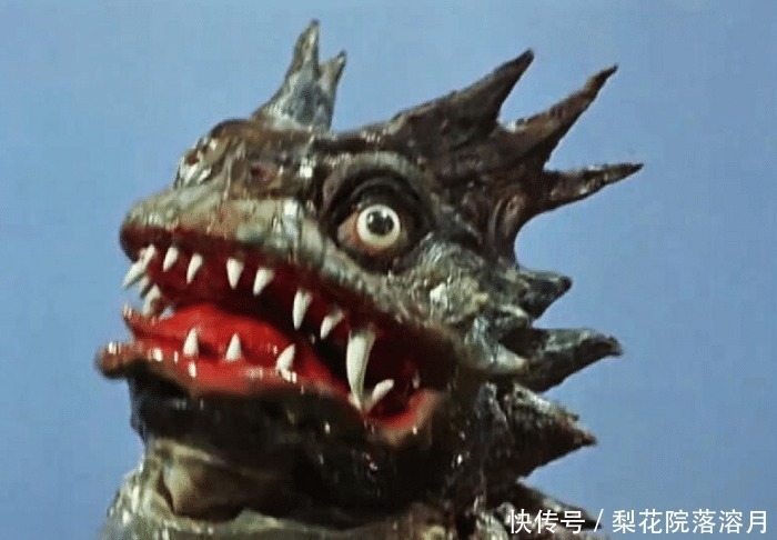 小姬|百慕拉进化史,变好看我忍,长出大角我也忍,变成奥特曼是咋回事