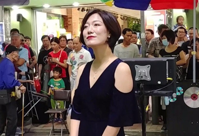 《星光大道》最慘冠軍,曾是春晚壓軸歌手,剛紅1年淪落街頭賣唱