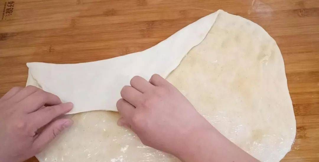 鸡蛋|吃早餐蛋糕的新方法,淋上蛋液,比手抓蛋糕简单,比鸡蛋灌饼好