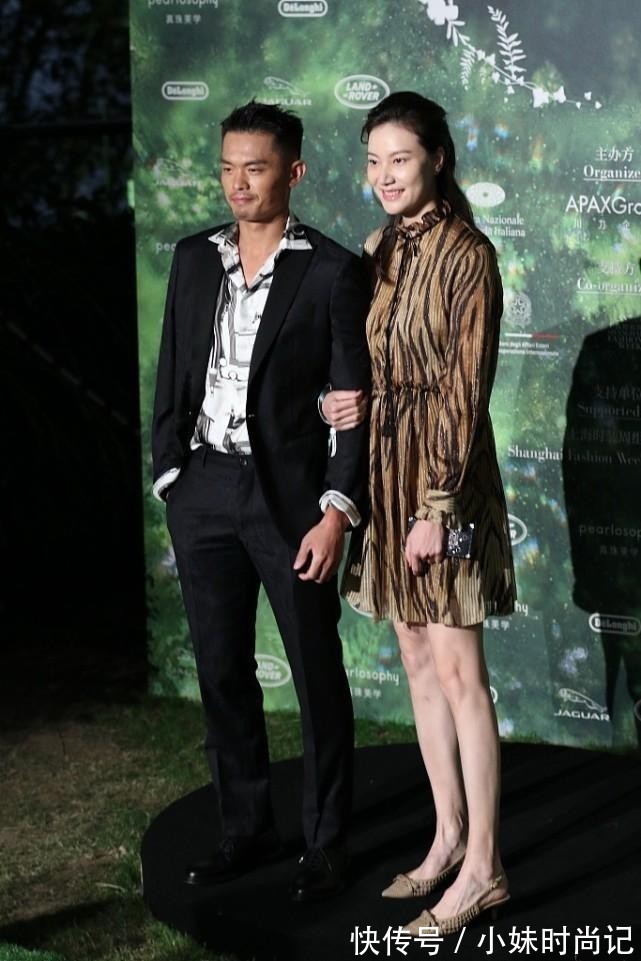 裙型|谢杏芳有贤妻良母的气质,穿印花长裙看着挺温柔,成熟但不显老