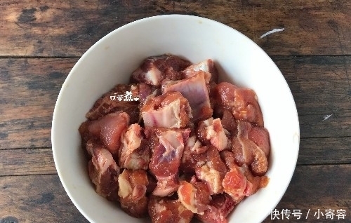 菠萝排骨要如此做,才会好吃,很多人顺序错了,当然不好吃了