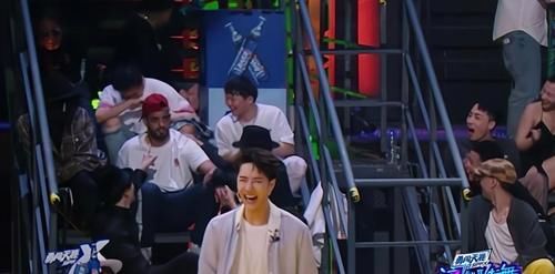 王爷爷|《街舞4》一期节目解锁六个身份，王一博真的玩嗨了