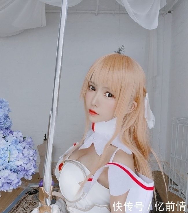 亚丝娜|亚丝娜创世神cosplay！你愿意做我的桐人吗！CN：鳗鱼霏儿