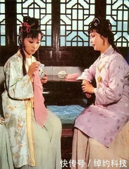 荣禧堂$她才是荣国府真正的老大,血统高贵,人人拥护,黑锅随便背