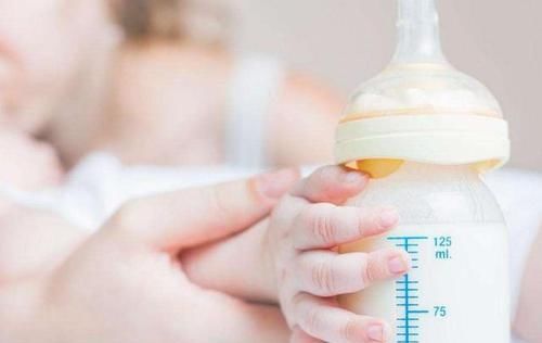 宝妈|宝宝排斥“奶瓶”只喝母乳？如何度过“排斥期”？宝妈尽早安排