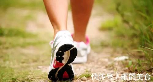 乳房胀痛|女人在这个年龄段绝经是好事，身体能收获4个好处，别担心变老了