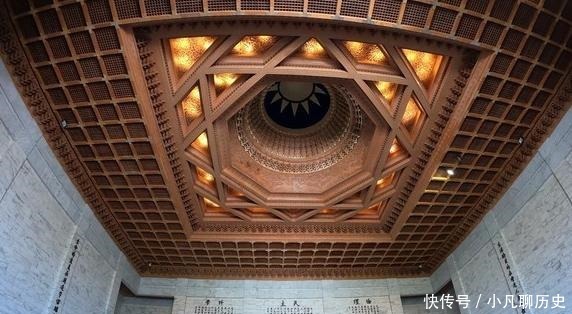 二战|卫兵把守蒋介石的铜像,每小时换岗,厅内有二战日本降书的真迹