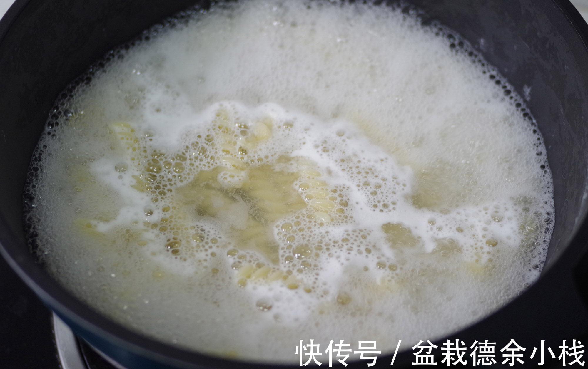 五花肉|泡菜烤肉酱意面,低脂美食,轻松易做的减肥餐