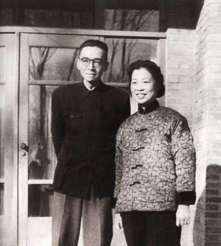 金岳霖&梁思成的恶毒后妻:变卖林徽因的嫁妆,爆料林徽因的出轨丑闻