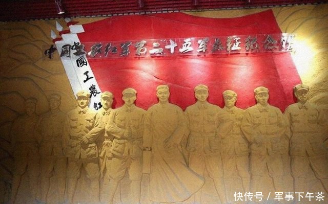 韩先楚|韩先楚：预授中将军衔，为何会成为上将？毛主席：韩有功