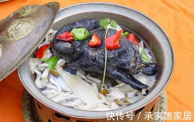 云苓|中医认为:湿气重多失眠,多用3类中药泡水喝,促排湿,不失眠