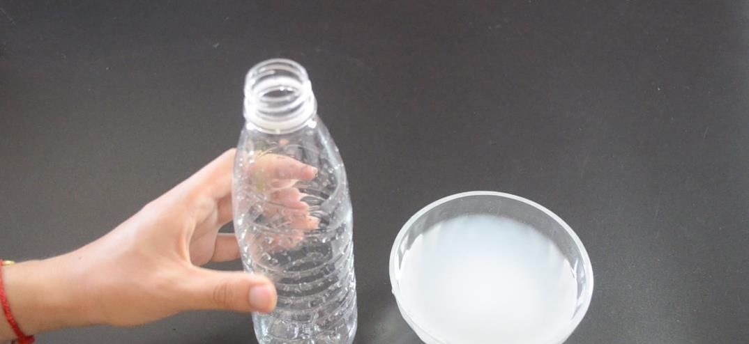 把这2样东西放进马桶里, 马桶不刷也不会脏臭, 看完赶紧去试试