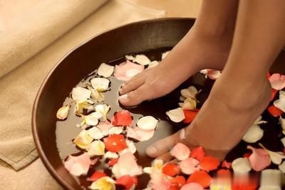 瑜伽|女人过了45岁便加速衰老,若喜欢做3件事,或比同龄人更显年轻