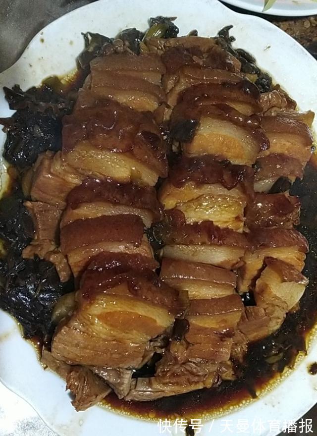 泥瓦匠|在工地干活的老乡居然是烹饪高手,做的蔬菜和肉居然堪比私房菜