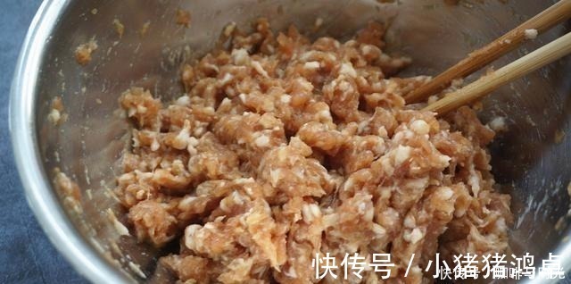 包子|蒸肉包时,掌握这3点,包子饱满不回缩,汤汁浓郁回味无穷!