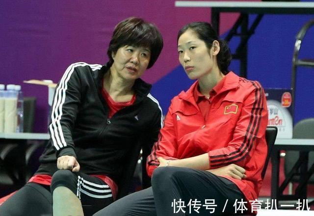 奥运会|2黄金一代球星备受期待!接班郎平有优势,女排新帅吊足球迷胃口