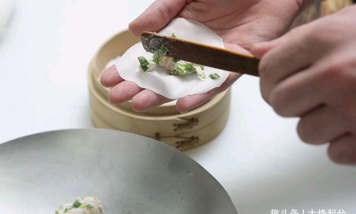 饺子馅|为什么饺子馆的饺子,肉馅打水加菜照样好包?掌握窍门,鲜嫩爆汁