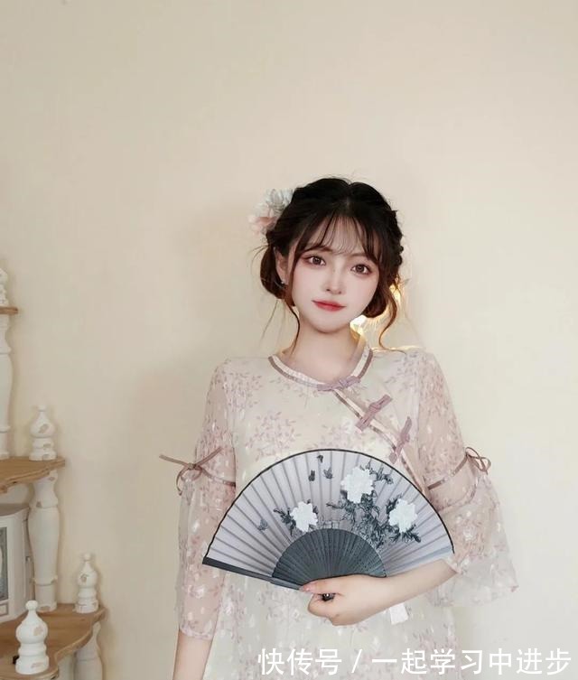 彭璐 别再披头散发了!小个子吸晴显高的几款发型,太美了!