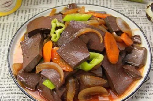 洋葱和此物一起炒，每天炒一盘，气血足了，软化血管，血管通畅了