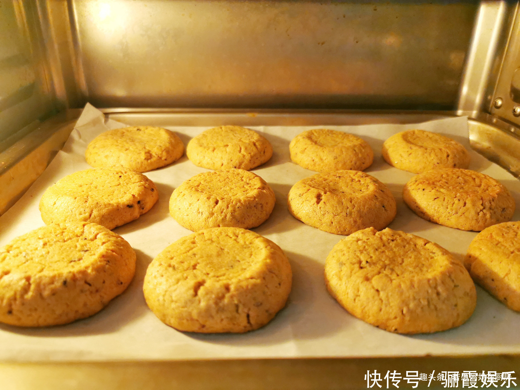 手把手教你做花生芝麻酥，配方详细，步骤简单，酥得掉渣儿