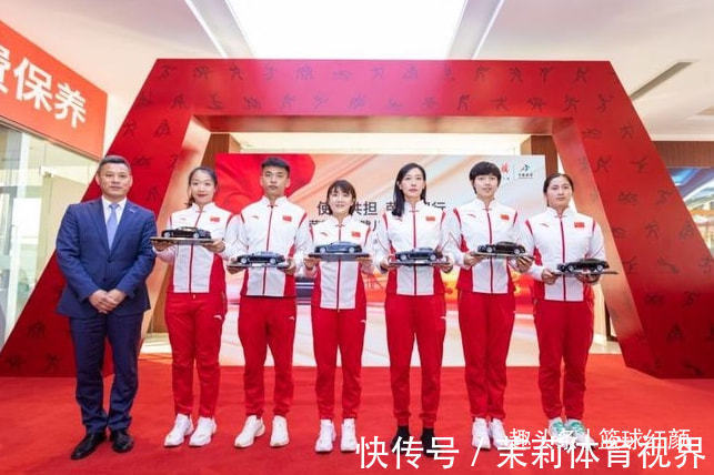 刘诗颖|恭喜全红婵!豪车承诺终于兑现,直接送家门口,灰红色车身超酷炫