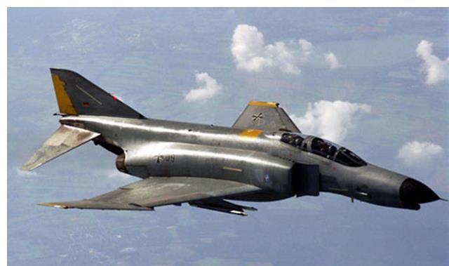 沃尔夫|3个蹩脚克格勃特工，戏剧般地偷取先进美式响尾蛇导弹