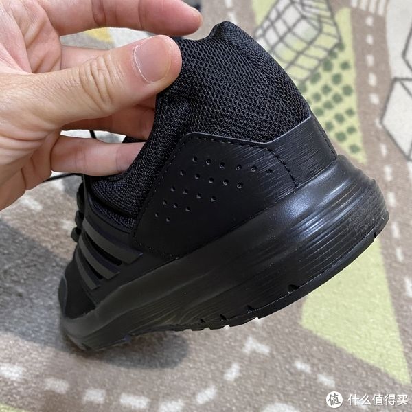 GALAXY 买鞋狂魔来推荐经济实惠老年漫步鞋 篇二十：adidas GALAXY 4真是百搭实惠