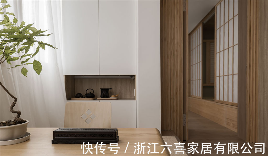 玄关|平面设计师的家|探索过一切华丽的色彩和线条,回归最质朴的自然栖居世界!