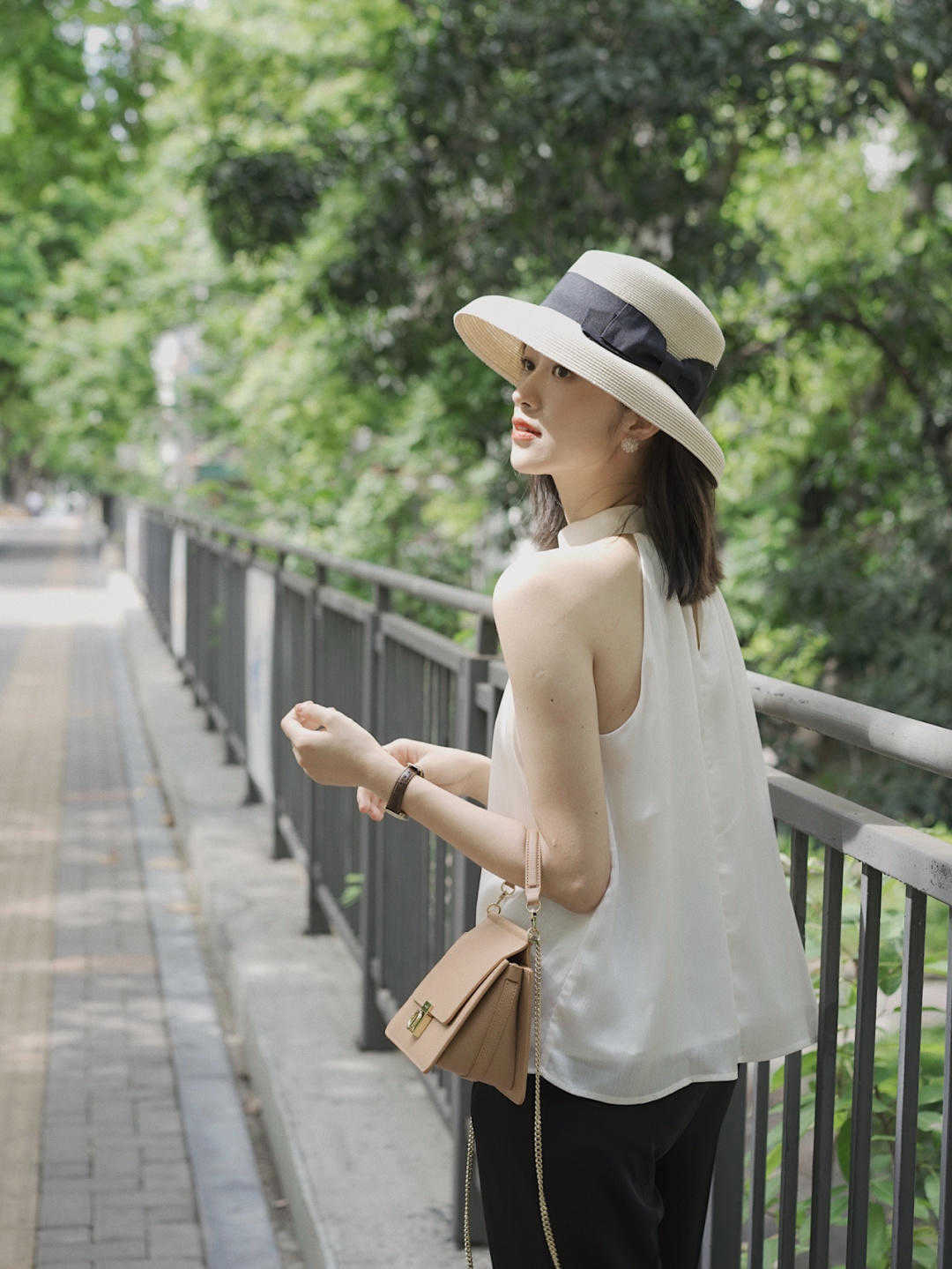 线条|腿粗腰粗怎么穿才显瘦?这几个小技巧值得看看,学到就是赚到