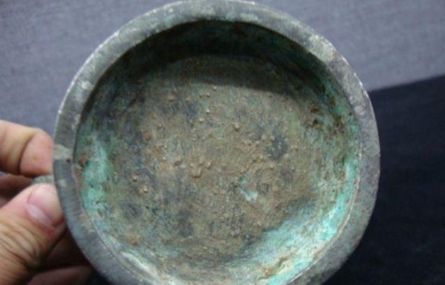 文物|这件文物是燕国文物,自吴国出土,底部铭文字数较多!