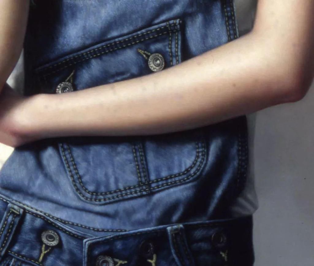  写实油画|一幅油画448万，这画中的少女到底有多美！