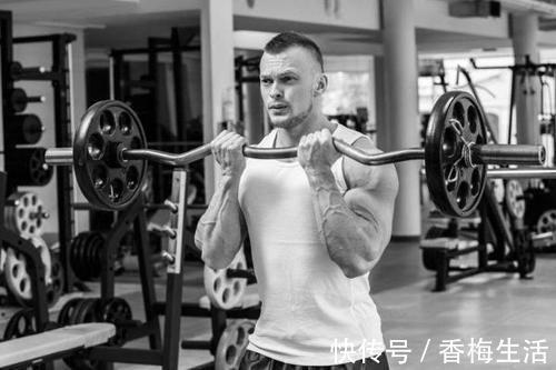 训练|胸肌增大训练怎么做,做好这5组动作,一周后看变化