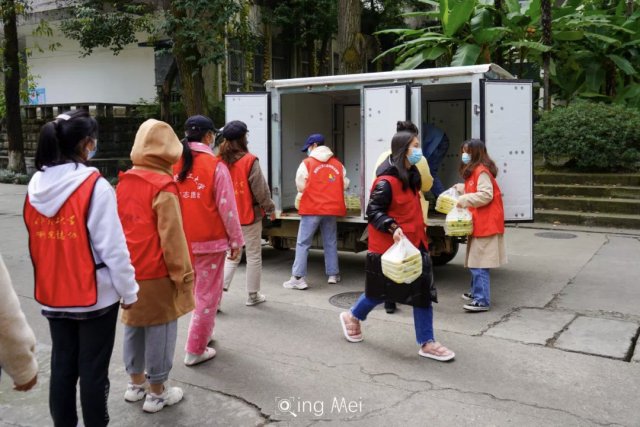 画风|这所高校3万人在挨饿？真实画风是......