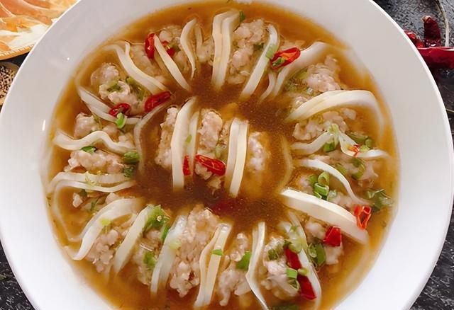  冬天|冬天偷懒不炒菜，这道蒸菜营养不上火，油少更健康，香喷喷超好吃