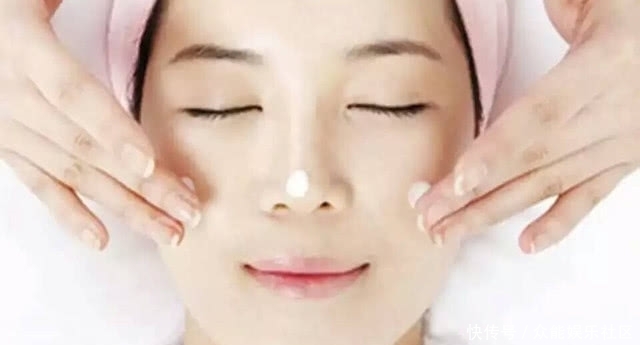 不好好卸妆和护肤的妹子,十年后皮肤有什么差别?结果一目了然