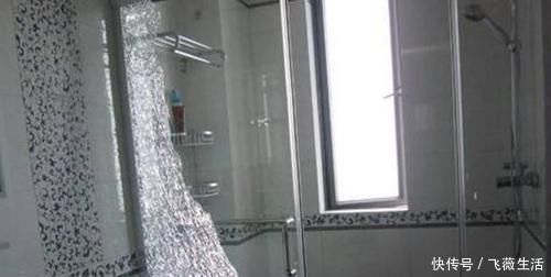 私人空间|16岁男孩洗澡，妈妈执意要看，儿子怒踹玻璃割断脚筋