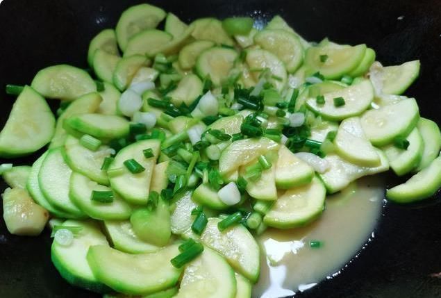 调味汁|苏联女兵为执行任务,洗澡诱敌,这招果然有效!