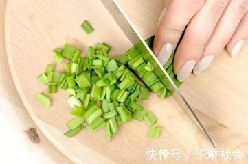 蜂蜜|多吃蜜蜂能促进长寿，但蜜蜂和它吃会耳聋，大多数人经常这样吃！