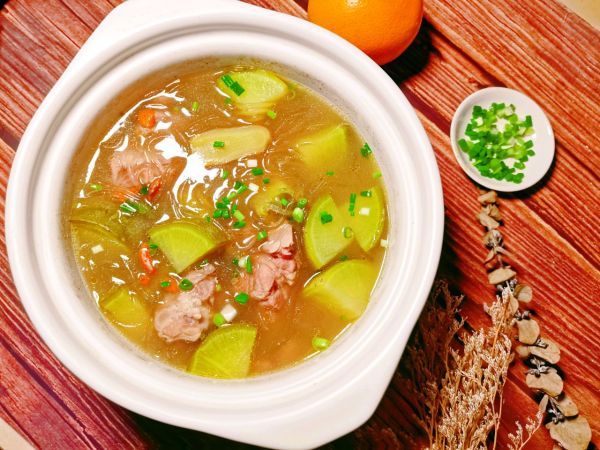 红枣枸杞|小骨粉丝汤