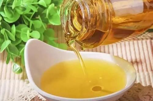 医院|4岁女儿总要妈妈帮挖耳朵,但也挖不出东西,去了医院才真相大白