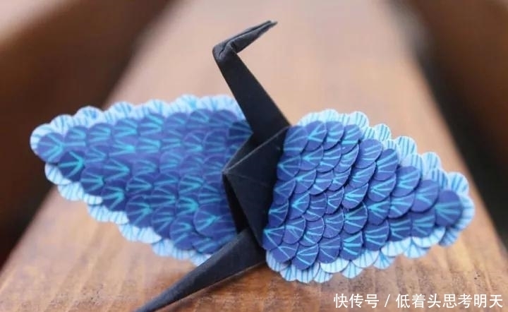 重样|每天折一只千纸鹤,他坚持了1000天不重样,女友被感动到梨花带雨
