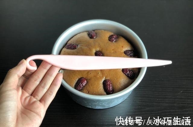 红糖|红糖发糕有弹性,不粘牙有诀窍,别光用面粉,加点它,一次就成功