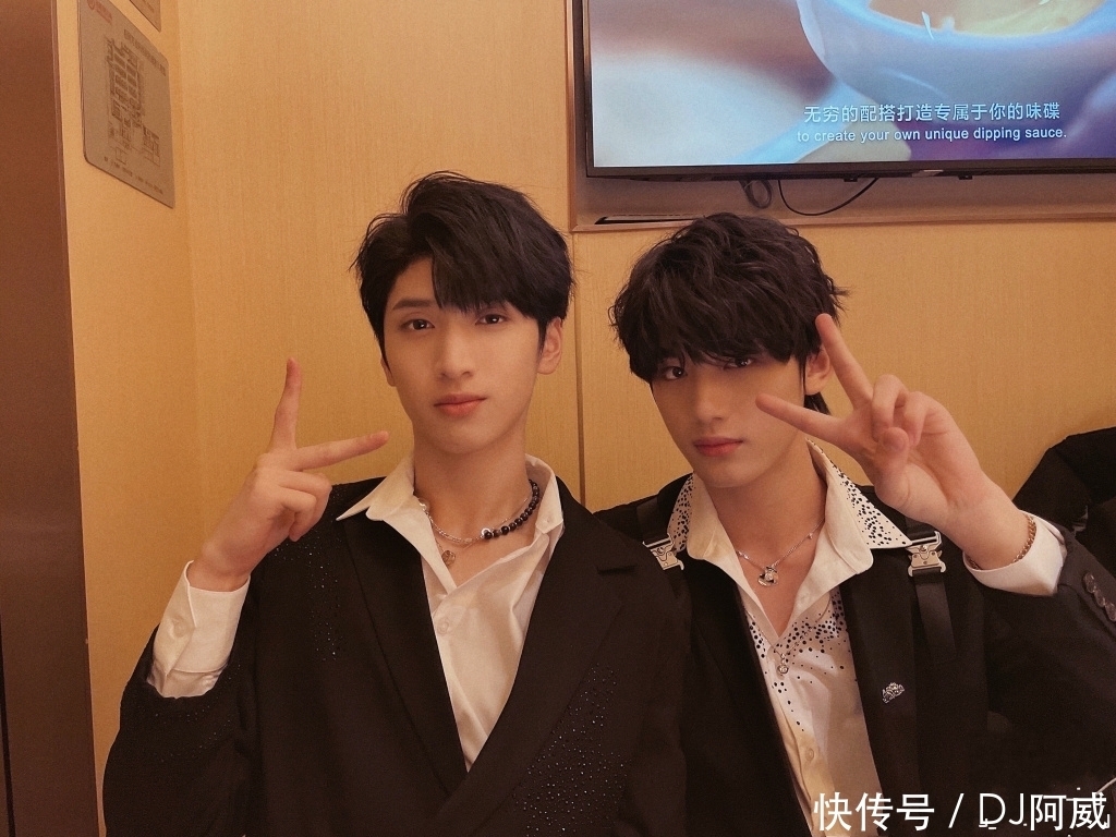 小丁 丁程鑫被《快乐大本营》户外策划总导演冉琪点评