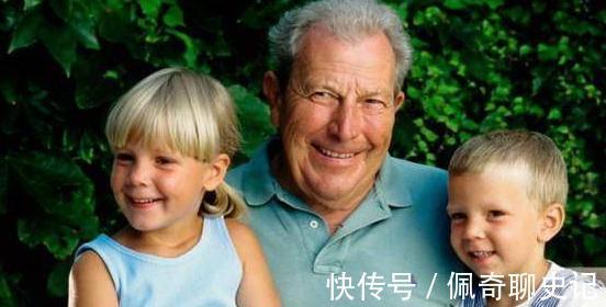 是非道德观|奶奶给满月孙女剃光眉毛,两个月后妈妈崩溃:离我孩子远一点