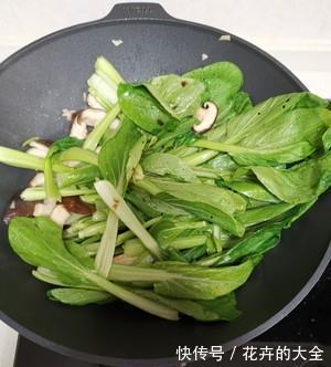 家常素菜菜谱，减脂必备，香菇炒青菜，简单美味营养，适合夏天
